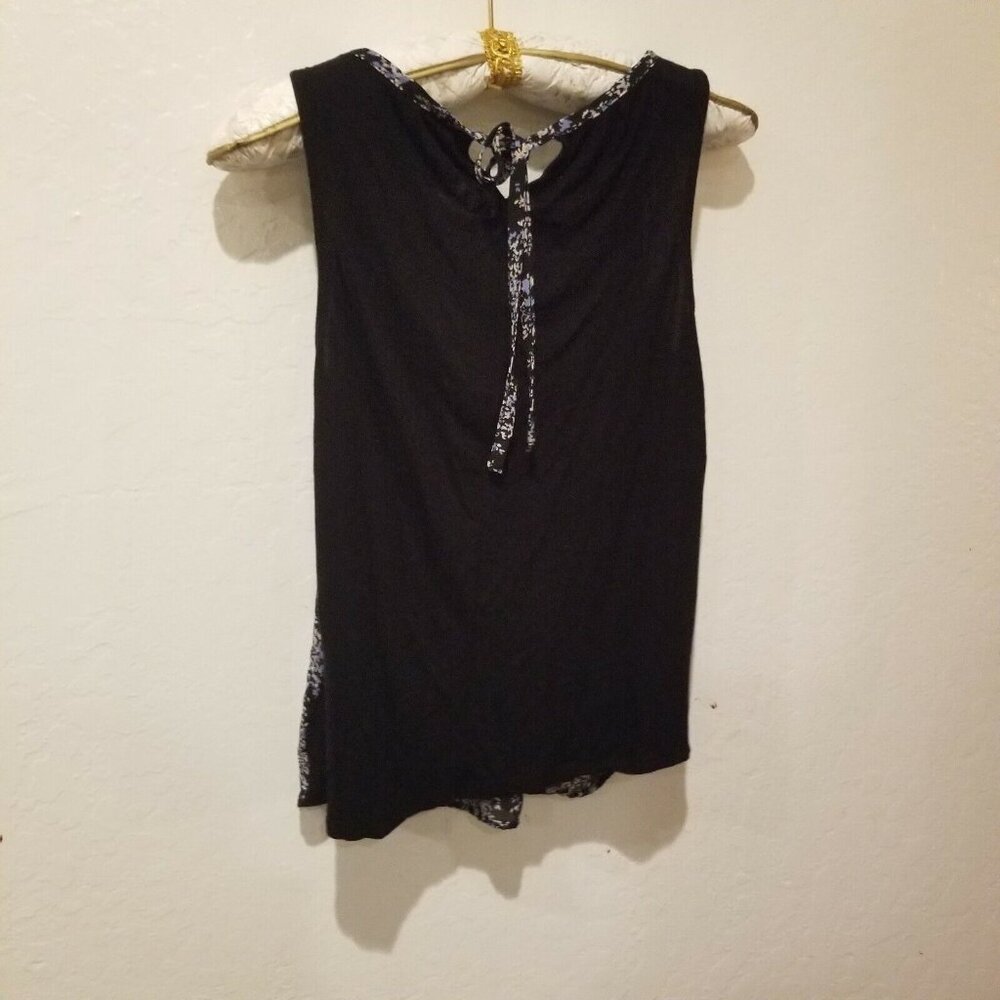Elle Top Womens Medium Sleeveless Chic Blouse Keyhole Tie Back Floral Black